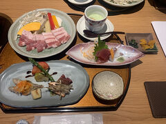 「雲場池」近くの保養所につきました。疲れたので部屋で休憩して、軽井沢の町には行きませんでした。
晩御飯も保養所でいただきました。