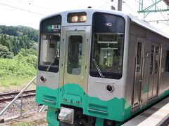 帰りはえちごトキめき鉄道、妙高はねうまラインで上越妙高駅に向かいます。
これも2両編成。自分でドアを開けて乗ります。
乗客のほとんどが地元の方々のようです。
当然静かに乗っています。
お邪魔します。

