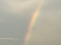1日目の宿泊地は高岡市です。
城山公園から高岡市に向かう途中で虹を見たので撮ってみました。

走行中ずっと見えていましたが、撮ったのはPAに停まったときです。