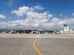 函館空港に到着です．空港からは路線バスで宿泊先近くのバス停まで移動です．