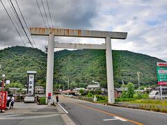 「お伊勢参らばお多度をもかけよ、お多度参らにゃ片参り」
と謡われ、北伊勢大神宮として崇敬されてきた多度大社。