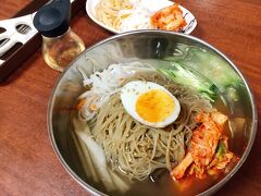 　　　本格手打ち水冷麺　1,000円

　　　食べる前にハサミで麺を切るという一作業も、なんだか楽しい♪