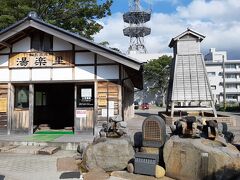 足湯の湯楽里。

夜まで足湯が楽しめる施設でした。