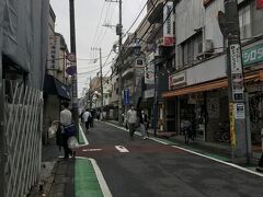 横からが昔からの二子玉商店街
今は東口にラルズが出来流れも
変わった