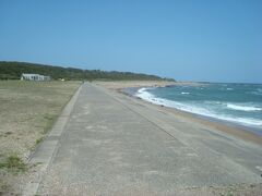 君ヶ浜海岸沿いに、北へ進みます。