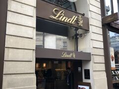 フランス・パリ【Lindt Shop Paris Opera】

【リンツ】の写真。