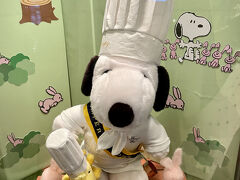 朝食は1階のパークサイドダイナーでいただきます。
残念ながらなだ万が休業中で和食は選べませんでした。

パークサイドダイナー料理長のスヌーピーです♪