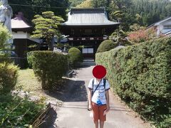  国道19号線を越えたところに観音寺があります。806年に創建された真言宗の古刹です。