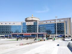 その前にシェアバイクでフフホト駅へ向かった。
特に電車に乗るわけではないが、駅を見てみたかったので立ち寄る。