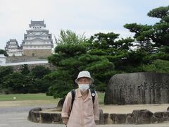 世界遺産・国宝姫路城 と標石に大きく刻まれています