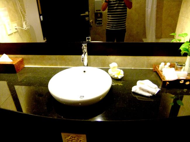 バスルームも広々。<br /><br />入浴剤用意しなきゃね。