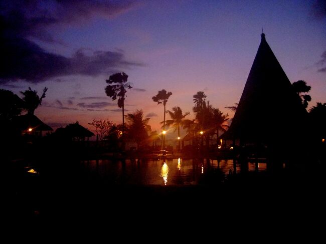 そして朝。<br />カーテン越しに少し外が明るくなったのが分かりました。<br /><br />カメラ持って外に行きましょう。