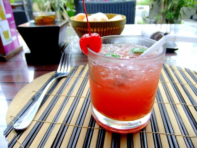 そしてカフェでスイカジュースを。