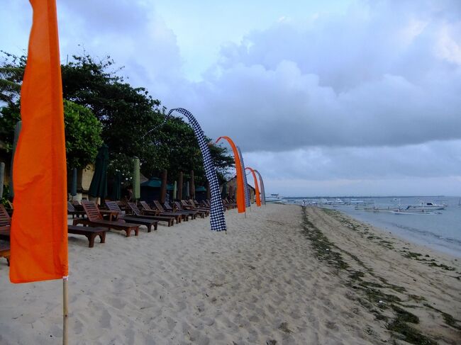 山派の私だけれど、グアムに行ってからというもの、<br />ビーチって気になっていたんですよね。<br /><br />若い頃は北アルプスや八ヶ岳をテント持って歩いていたのに。<br />人って変わるものなのかな？