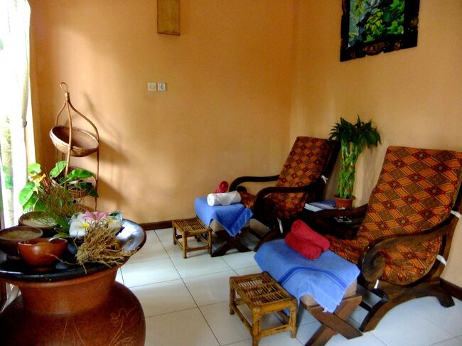 スパにも行きましょうということで、<br />近くの観光案内所で3時間半のスパパッケージを申し込みました。<br /><br />当日はお迎えの車でお店へ。