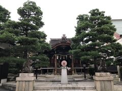 近くにあったので、なんかすごい名前の大将軍八神社に来ました。
8人の将軍に由来するのかと思っていたが、大将軍は方位を司る神様だそう。