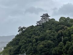 そして、犬山城へ。
夏の陣スポットです。

残念ながら雨でした。