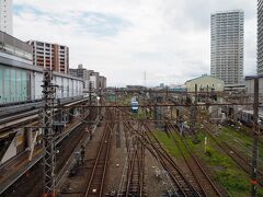 旅の初めはいつのまにか立派になってしまった海老名駅。
海老名のくせに生意気だぞ！と声高らかに言いたい小市民。