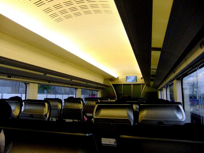 長旅も終着駅へと向かっています。<br /><br />成田空港駅から日暮里までは京成スカイライナーに乗車。<br /><br />ああ、また現実の世界に戻るのね。<br /><br />またバリ島への旅行、計画しなきゃ。