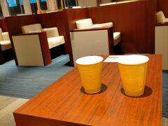 ＪＲ伊丹駅からリムジンバスで大阪国際空港へ到着
1時間ほどまだ時間があるためカードラウンジで時間調整を