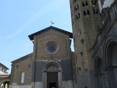 12角形の鐘楼とオルヴィエートで最も古いと言われるサン・アンドレア教会
