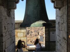マンジャの塔の大きな鐘