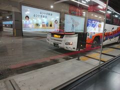 翌日に乗りたいバスがあるので福岡から熊本（桜町バスターミナル）に移動します。
九州の都市間高速バスは本数があるので便利です。
