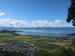 西の丸跡からの眺望
対岸の琵琶湖テラスは
本日も雲海の様ですね。。
こんなに晴れてても、あの一帯のみ
雲ってます。
行ってみないとわからないのね。。