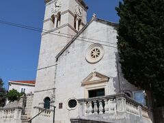 旧市街入口には聖ニコラス教会（ sv. Nikola）