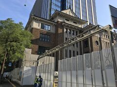 交差点すぐ
懐かしい九段会館は閉鎖してしまった
若い頃、ここでお取引先様を
呼んである発表会をして
とても緊張した思い出
大勢の前で話すのは
結構好きで（笑）
良き思い出の歴史ある九段会館