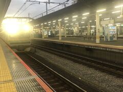 赤羽駅で下車し、5時23分発高崎線各駅停車高崎駅行きに乗り継ぎ。