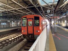朝のランニングやって、
地元駅を出発して福井駅にやってきた。

ここから越美北線、通称「九頭竜線」に乗ります。
JRも通称の九頭竜線の名前を使っています。
さすがに越前と美濃がつながってないのに、
越美はないと思ったか。。。