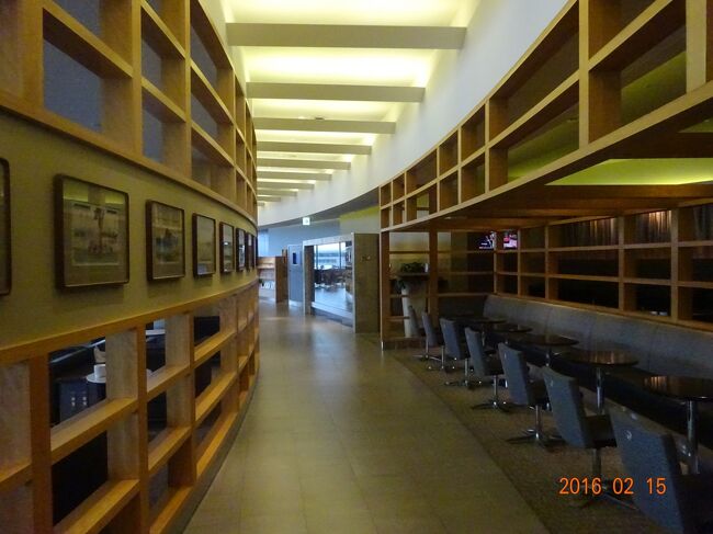 アメリカン航空ラウンジも中がとても広く、しかも人も少なくゆっくり出来ます