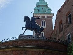 ヴァヴェル城
Zamek Królewski na Wawelu

Tadeusz Kościuszko Monument
Pomnik Tadeusza Kościuszki

タデウシュ・コシチュシコの像。この教会に埋葬されています。