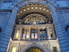 アストリア中央駅の西側出入り口