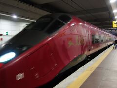 ボローニャからナポリまでは、.italo にて移動。約３時間の列車の旅。