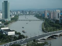 【3日目最終日】
今朝も運河には砂利運搬船が列をなして航行しています。