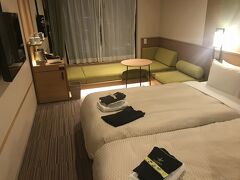 今回の部屋は『エグゼクティブソファツイン』。
ツインベッドに大きなソファもあります。
館内着があり（子供用もあり）、ホテル内は館内着で移動できます。
