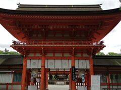 世界遺産の下鴨神社。
自分の言社と本殿に参拝して、これでよし！
と、神社を後にしましたが・・