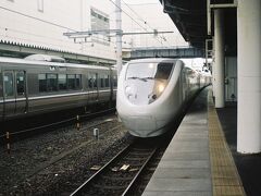 名古屋行きしらさぎ号は681系で運行される。勿論乗らないが…。