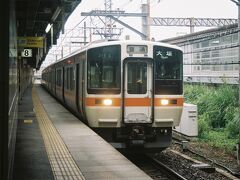 大垣行き普通列車はJR東海の311系での運行である。