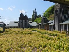 一心寺から40分、道の駅から25分のところにある
炭酸泉、長湯温泉。

その中のラムネ温泉にやってきました。
ストライプの外観がかわいいです。