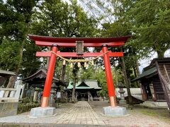 まずは富士吉田にある小室浅間神社です。