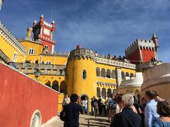 ＜ペーナ宮殿＞

ジャーン！
やっと宮殿の全貌！
カラフルだわ☆彡