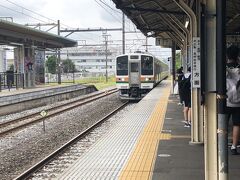 渋川駅で上越線に乗換え。