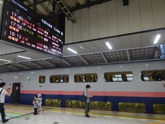 東京駅到着。
やはりホームでの迫力も違うなと思います。