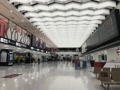 6：24、第2ターミナルの到着ロビー
※搭乗締め切り26分前
時間も時間だが、静かである。
