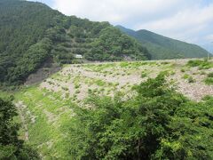 埼玉県　1施設目　有馬ダム（名栗湖）
2017年7月10日に第3回ダムカード収集の旅として訪問

有間ダム
1986年（昭和61年）竣工のロックフィルダム
堤　高　 83.5m
堤頂長　260.0m
ジェットフローゲート　2門
選択取水ゲート　　　　7門
洪水吐ゲート　　　　　1門