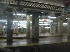 ペンシルバニア駅に到着。
日本の京王新宿駅や阪神梅田駅を遥かに凌ぐ、大規模な地下のターミナル駅です。