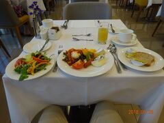 ７日目の５月２８日（月）のホテルでの朝食です。
種類も多くありますのでお腹一杯に食べて活力を養います